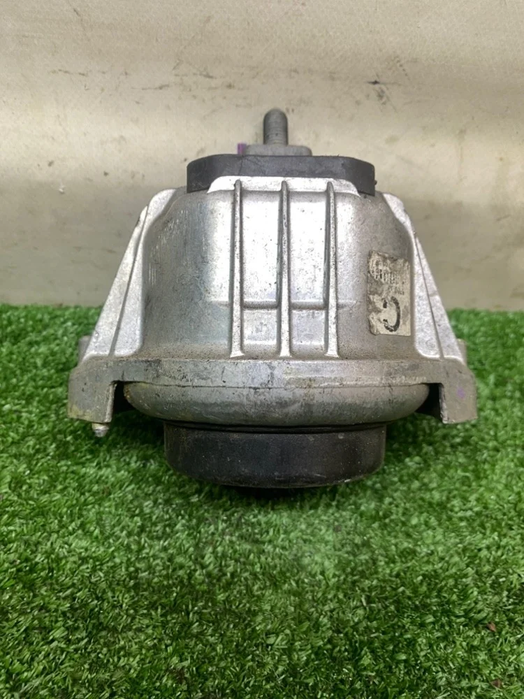 Подушка двигателя BMW 330i E90