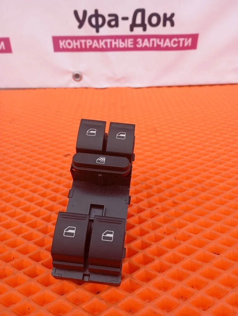 Блок управления стеклоподъемниками Volkswagen Jetta 6 2012