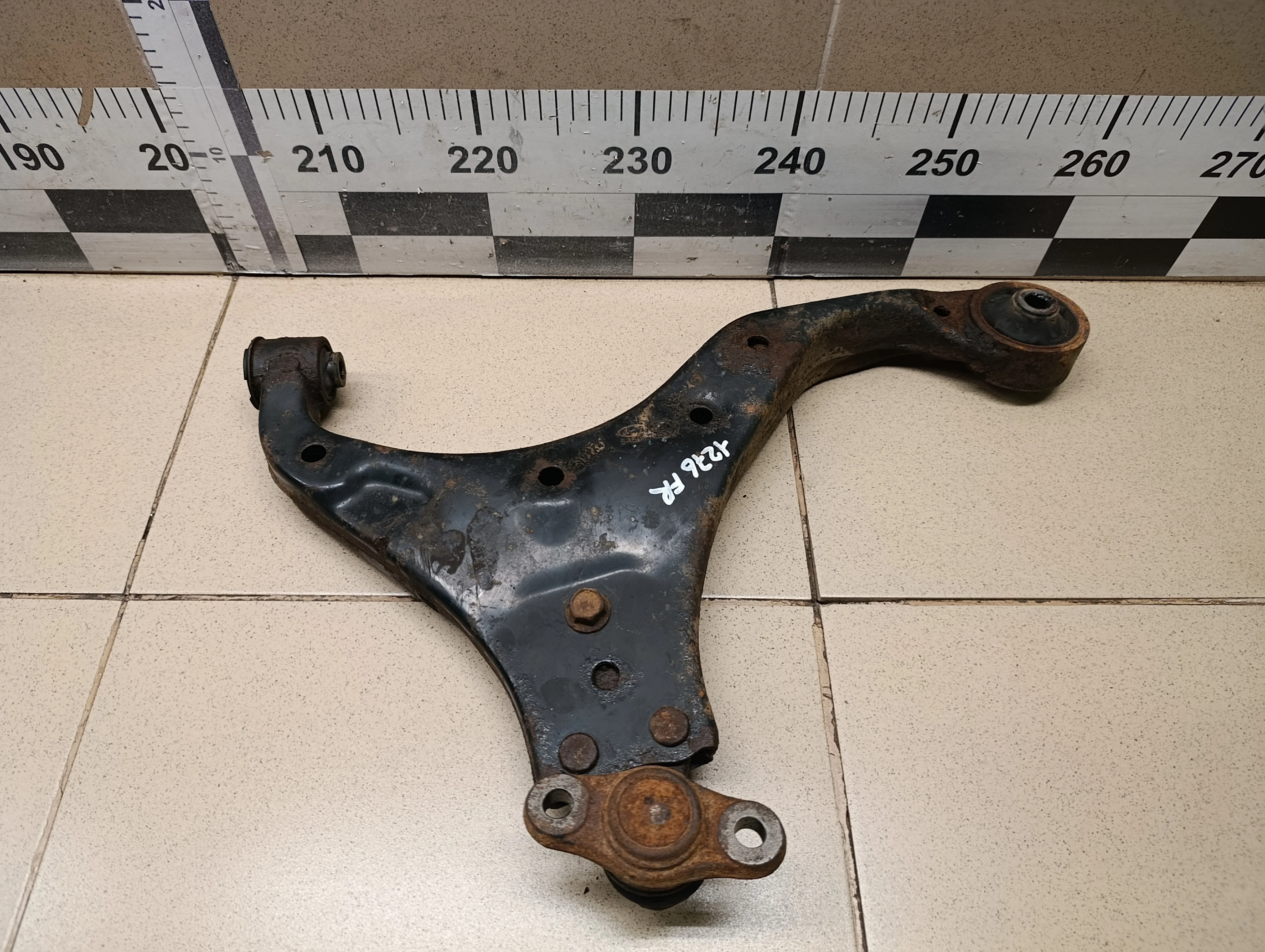 Рычаг передний правый Tucson 2004-2010