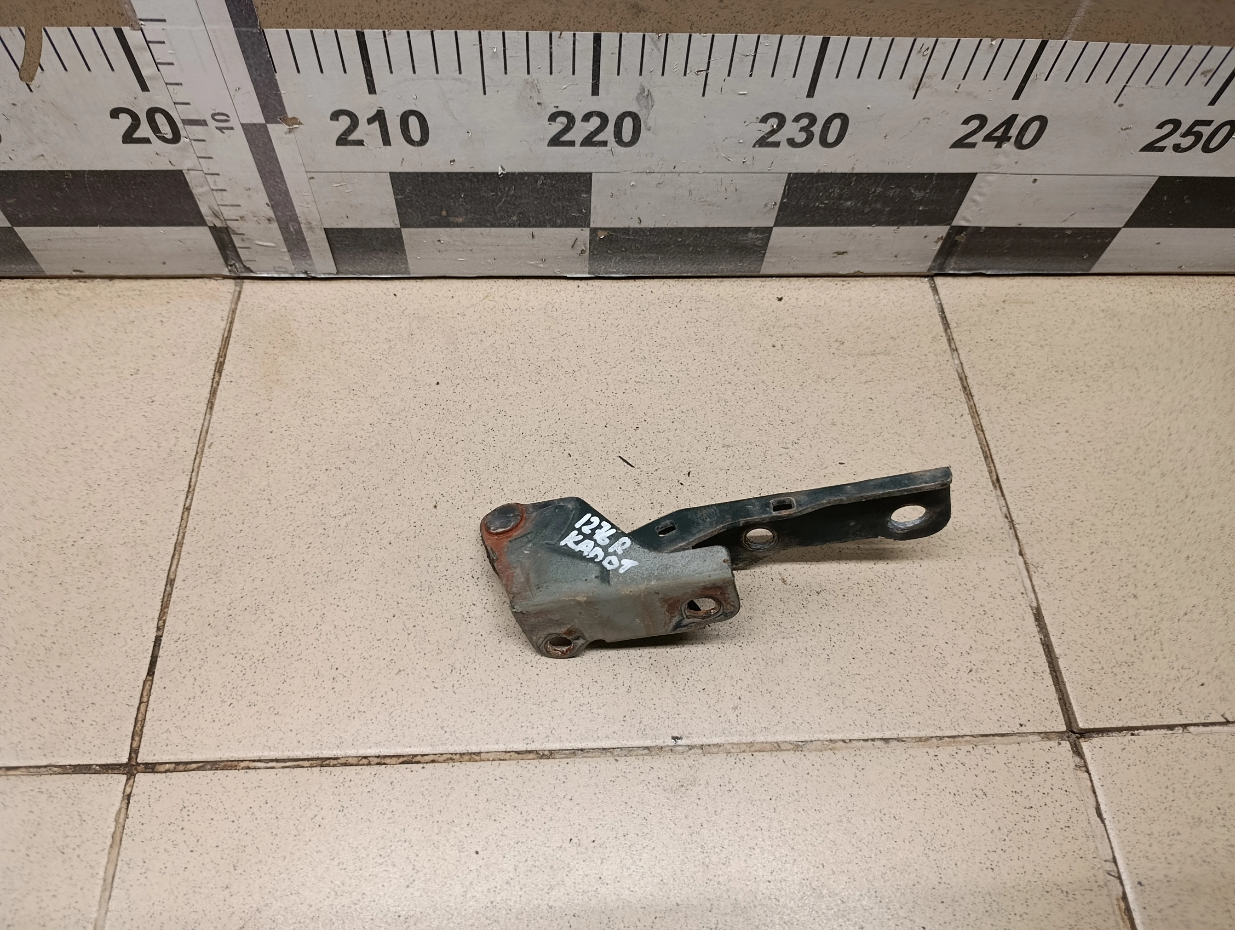 Петля капота правая Tucson 2004-2010