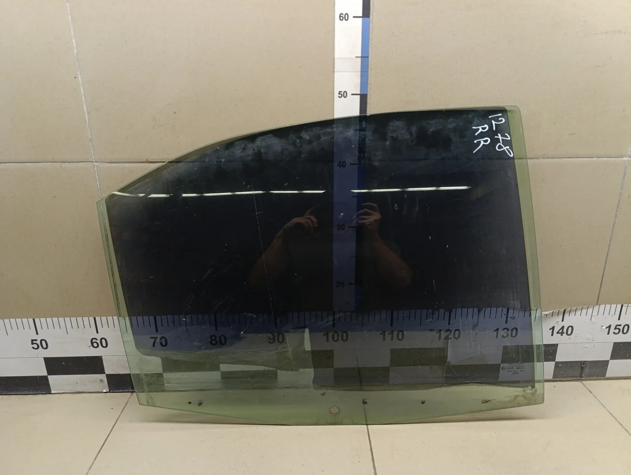 Стекло двери задней правой Mondeo III 2000-2007