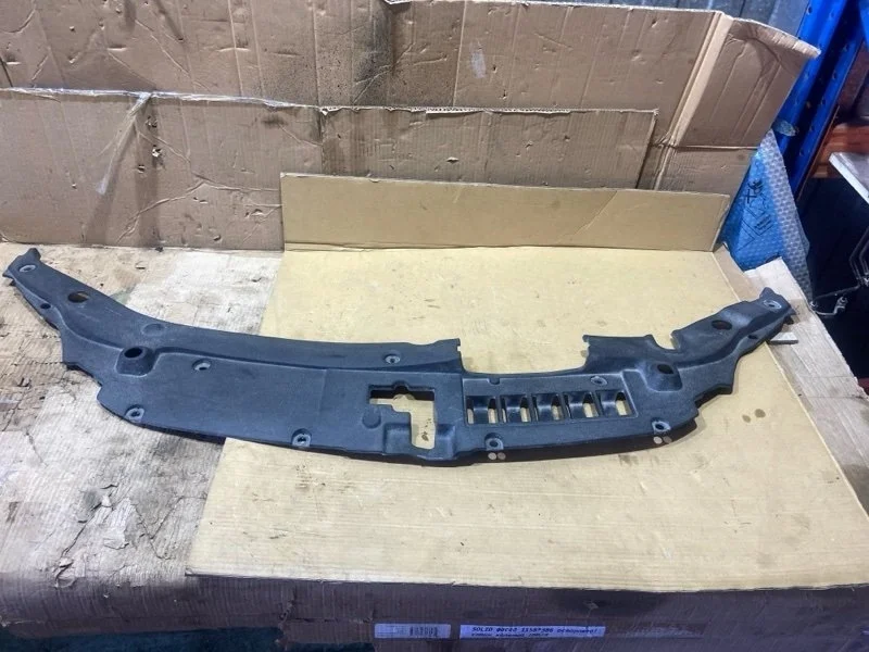 Накладка замка капота Toyota Camry 2017 5329533100 СЕДАН 2AR-FE