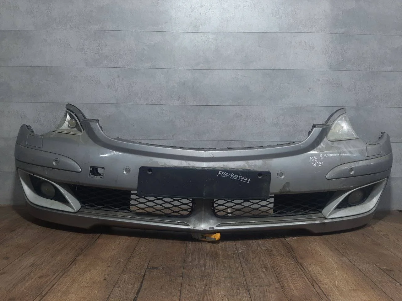бампер передний Mercedes-Benz R W251