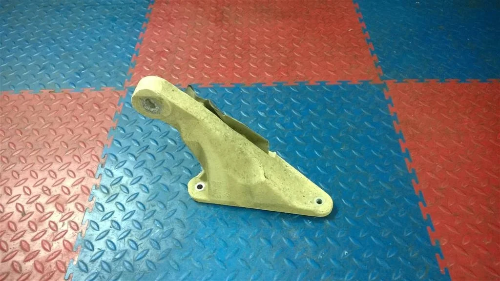 кронштейн двигателя BMW X3 E83  M54B30 231лс 3.0i