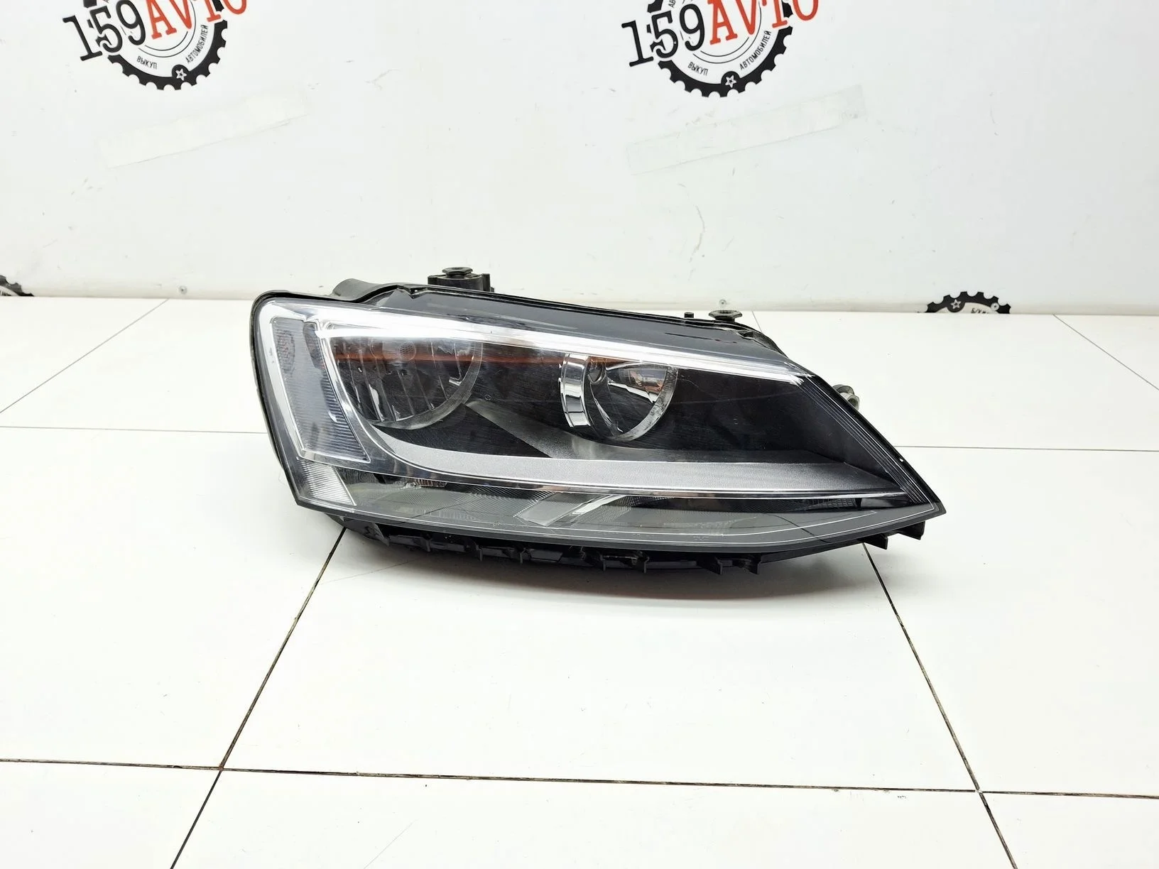 фара Volkswagen Jetta VI (1B) 2011-2017
