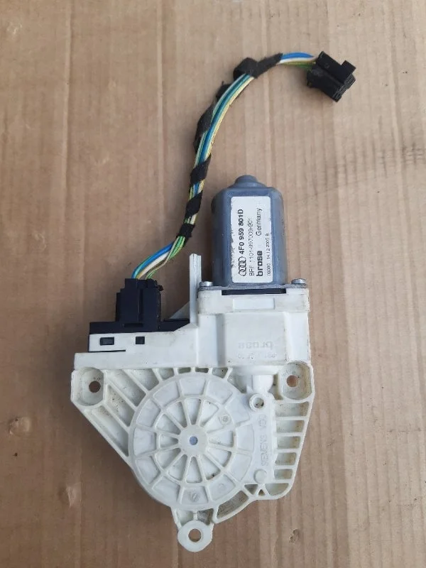 Мотор стеклоподъемника Audi