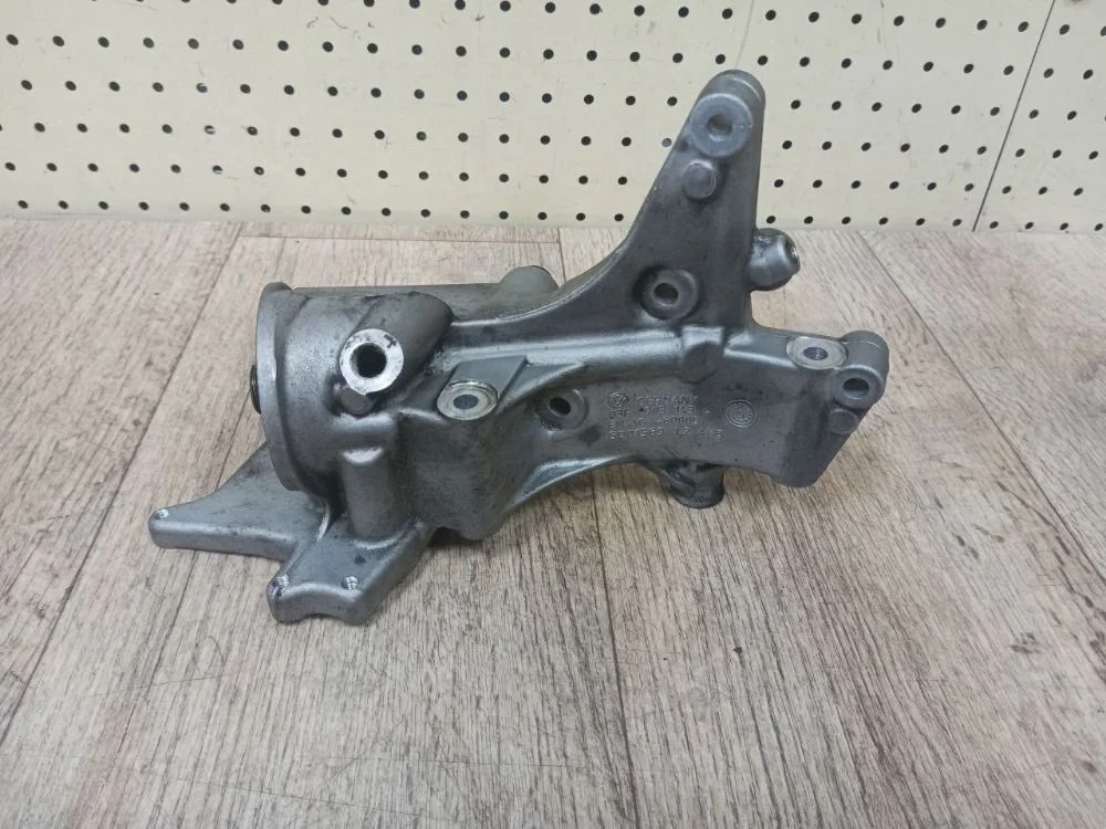 Корпус масляного фильтра Skoda Yeti I (2009—2014) Yeti I (2009—2014) 5L