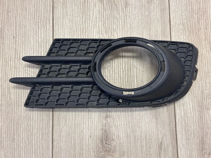Решетка бампера боковая VW Tiguan 1 2011-2018 5N