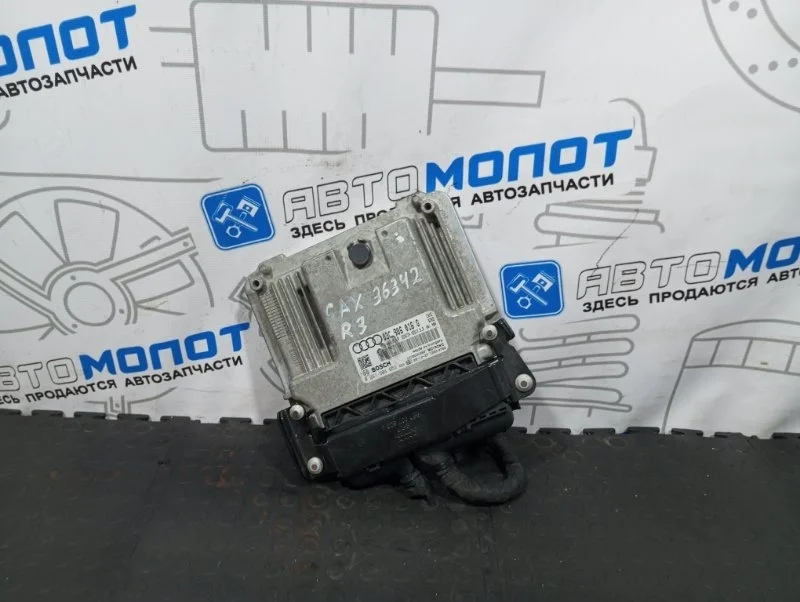 Блок управления двигателем Audi A3 CAX CAXC