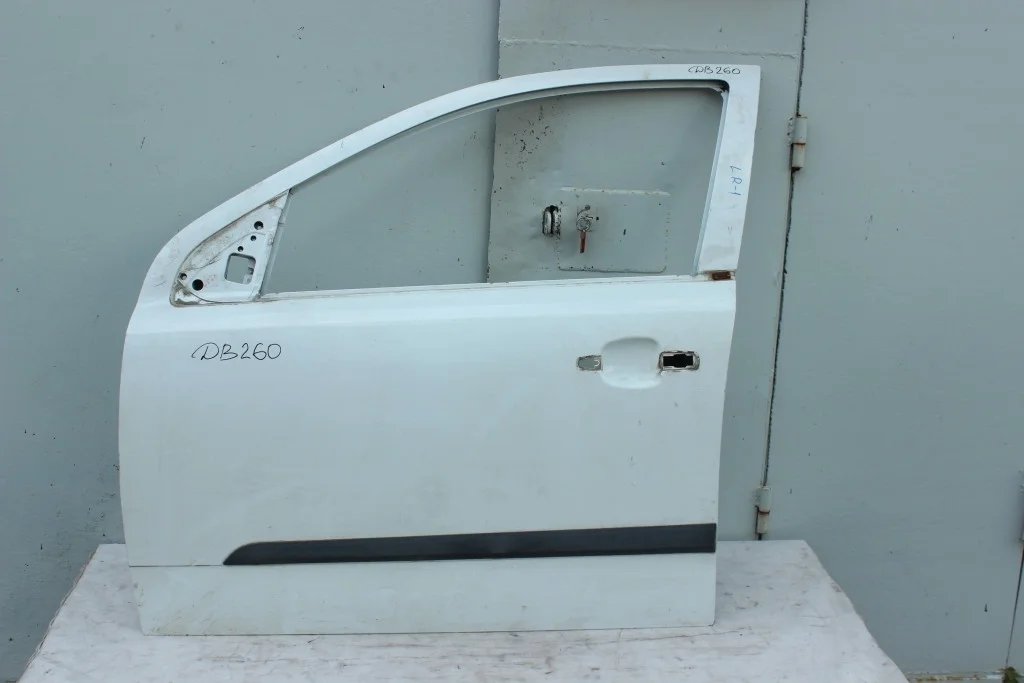 Дверь передняя левая Opel Astra H ДВ260