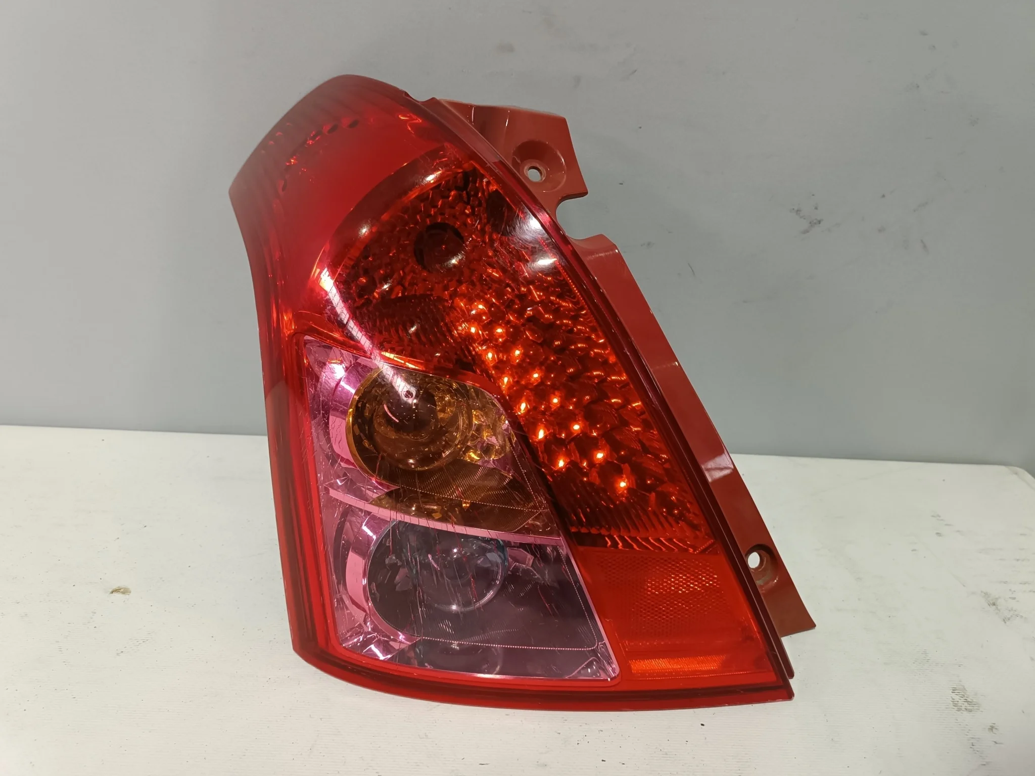 ФОНАРЬ SUZUKI SWIFT ZC11S ZC21S ZC31S ZC71S ZD11S ZD21S 5696 2 МОДЕЛЬ ЛЕВЫЙ 3567073K00 XA6198