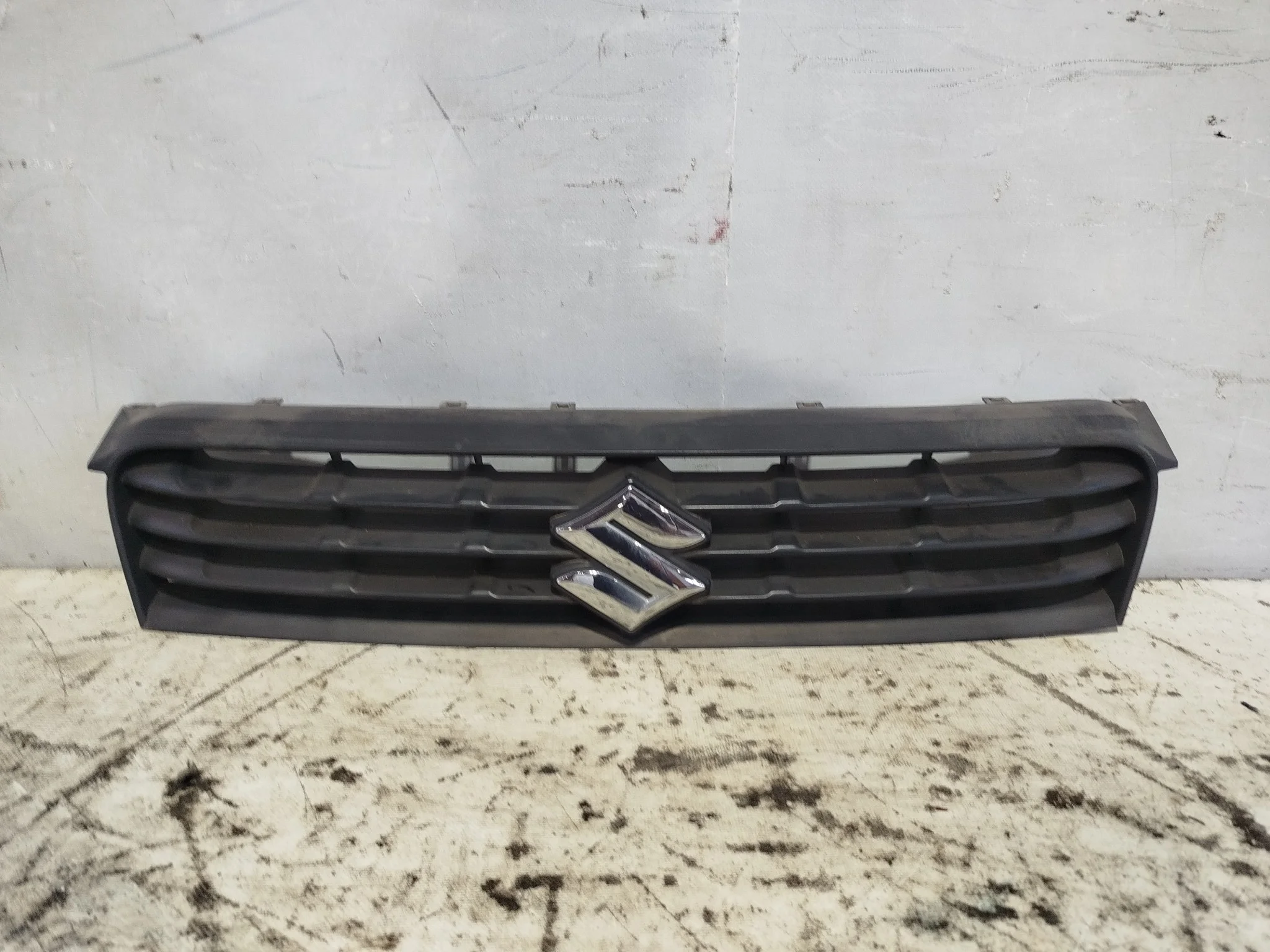 РЕШЕТКА РАДИАТОРА SUZUKI RITZ SPLASH XB32S 1 МОДЕЛЬ 7174151K005PK Q271Z