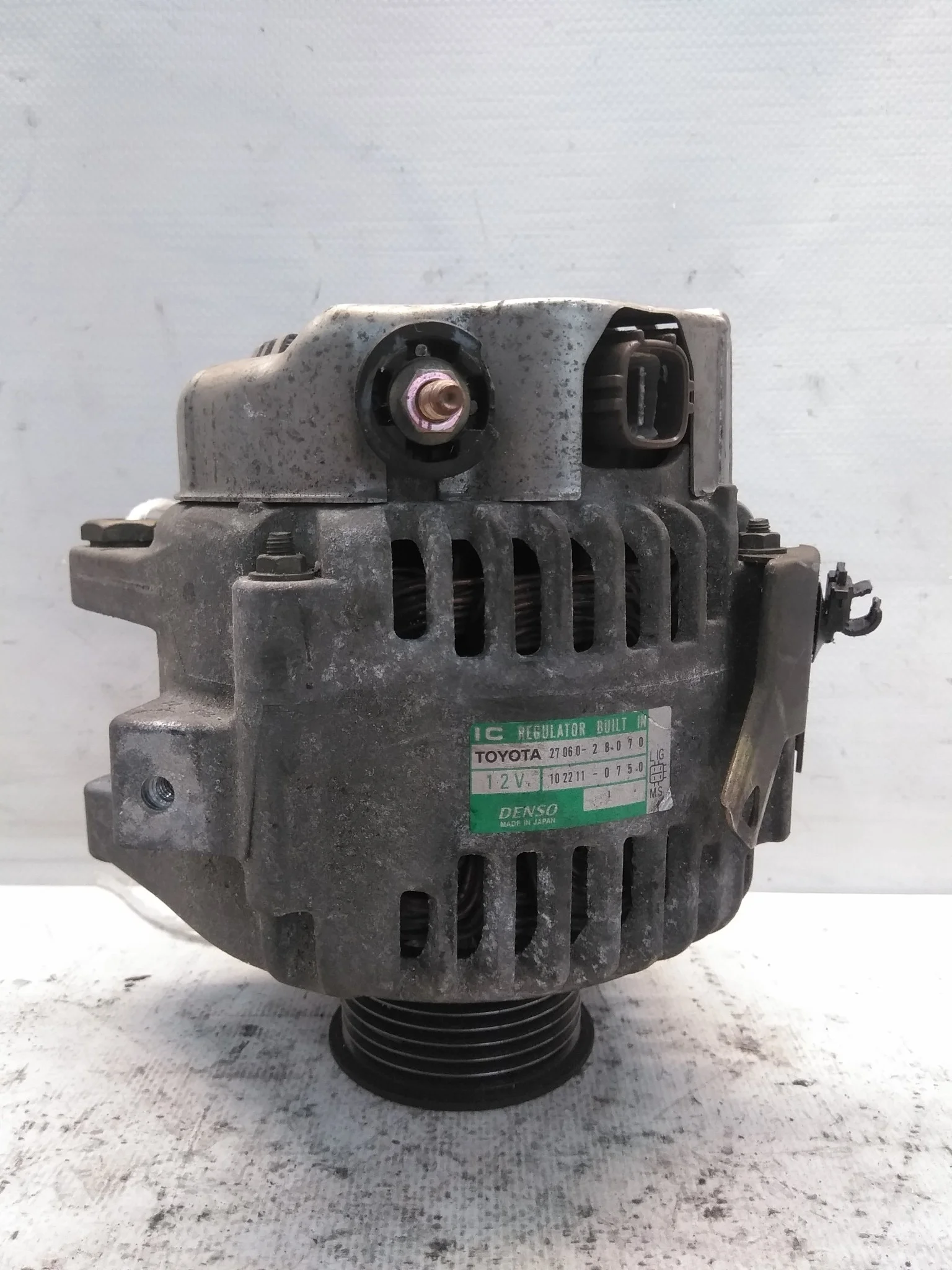 ГЕНЕРАТОР TOYOTA 1AZ-FE 2AZ-FE AVENSIS VERSO ESTIMA PREVIA TARAGO ACM20 ACR30W ACR40W 2706028070 КВАДРАТНАЯ ФИШКА 4 КОНТАКТА 100A D4179