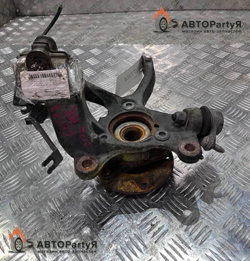 Кулак поворотный правый Volkswagen Golf 7