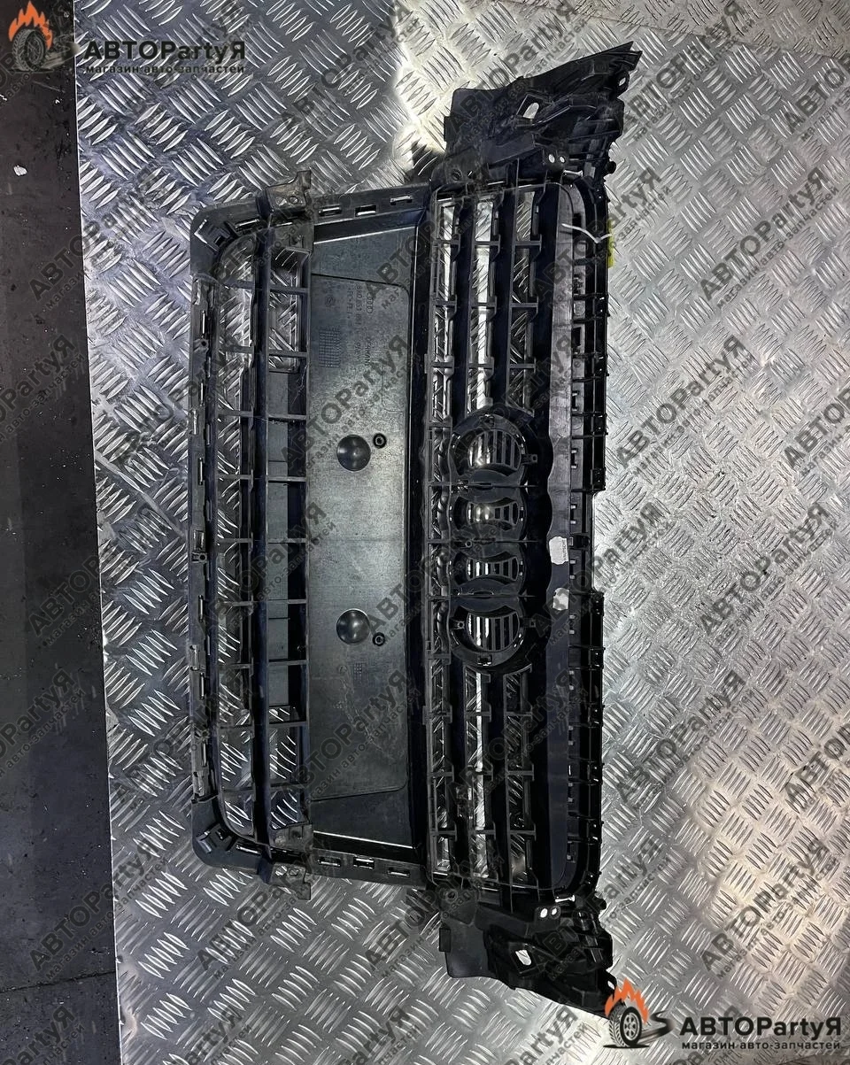 Решетка радиатора   Audi (Ауди) A4 B8