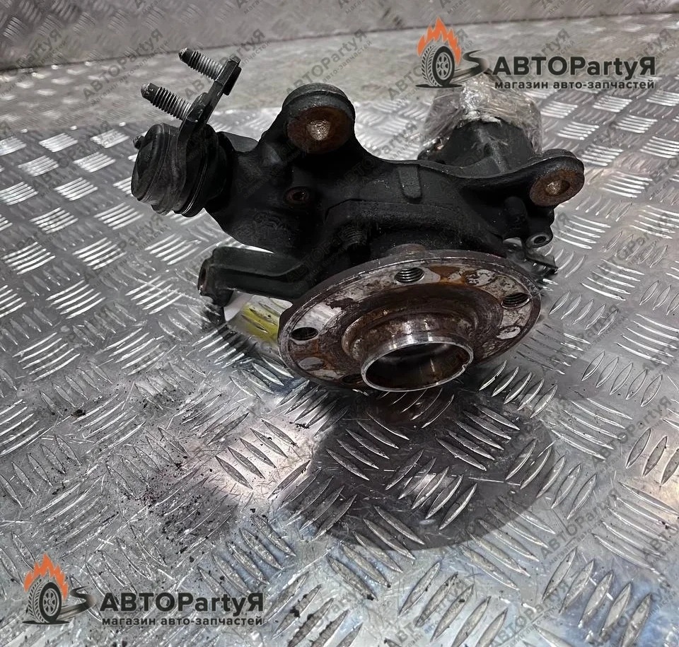 Кулак поворотный левый Volkswagen Golf 7 MK7 CJZ