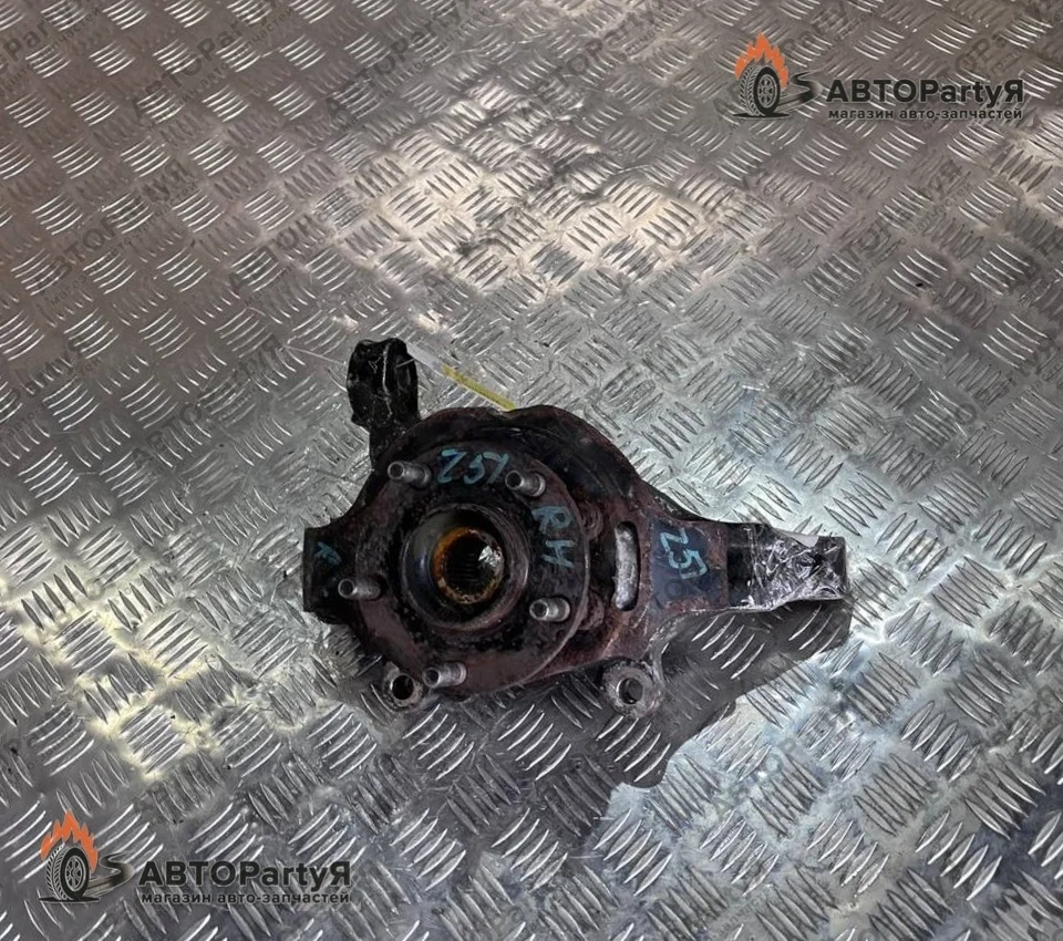 Кулак поворотный правый Nissan Murano Z51 VQ35DE