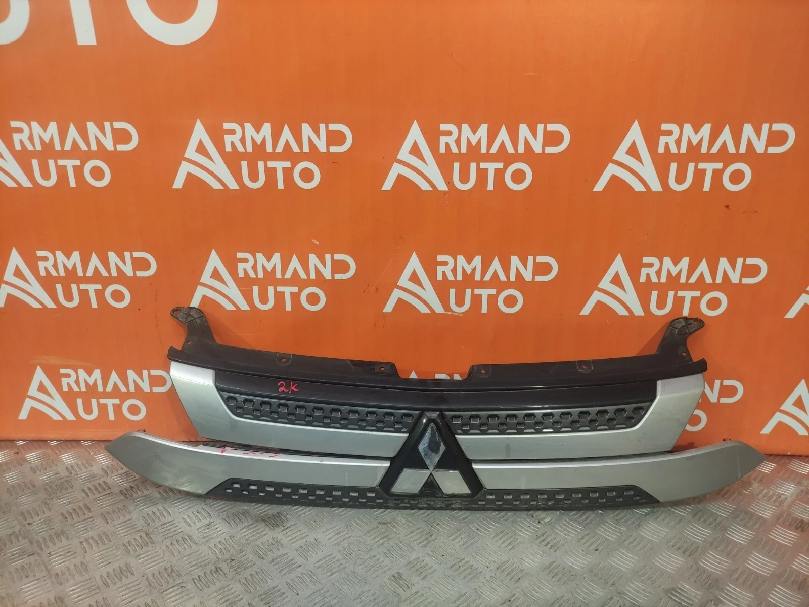 Решетка радиатора Mitsubishi Outlander 2018-нв 3