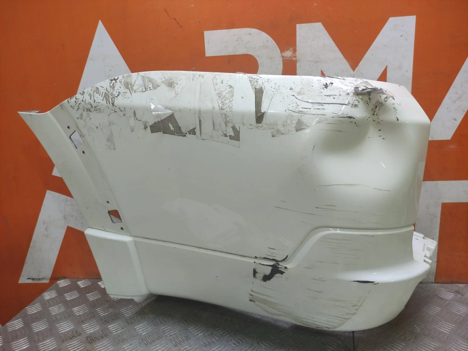 Бампер Mitsubishi Pajero 2006-нв 4