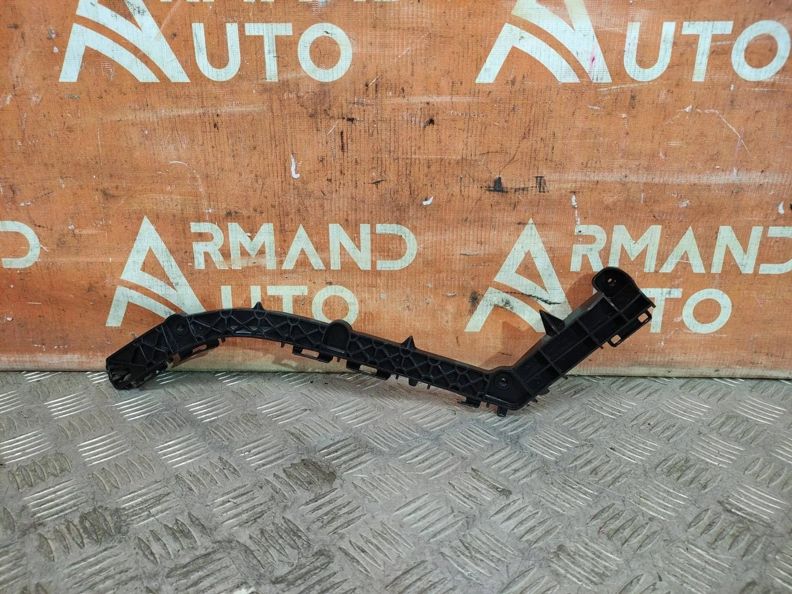 Кронштейн бампера Toyota Land Cruiser Prado 2009-нв 150