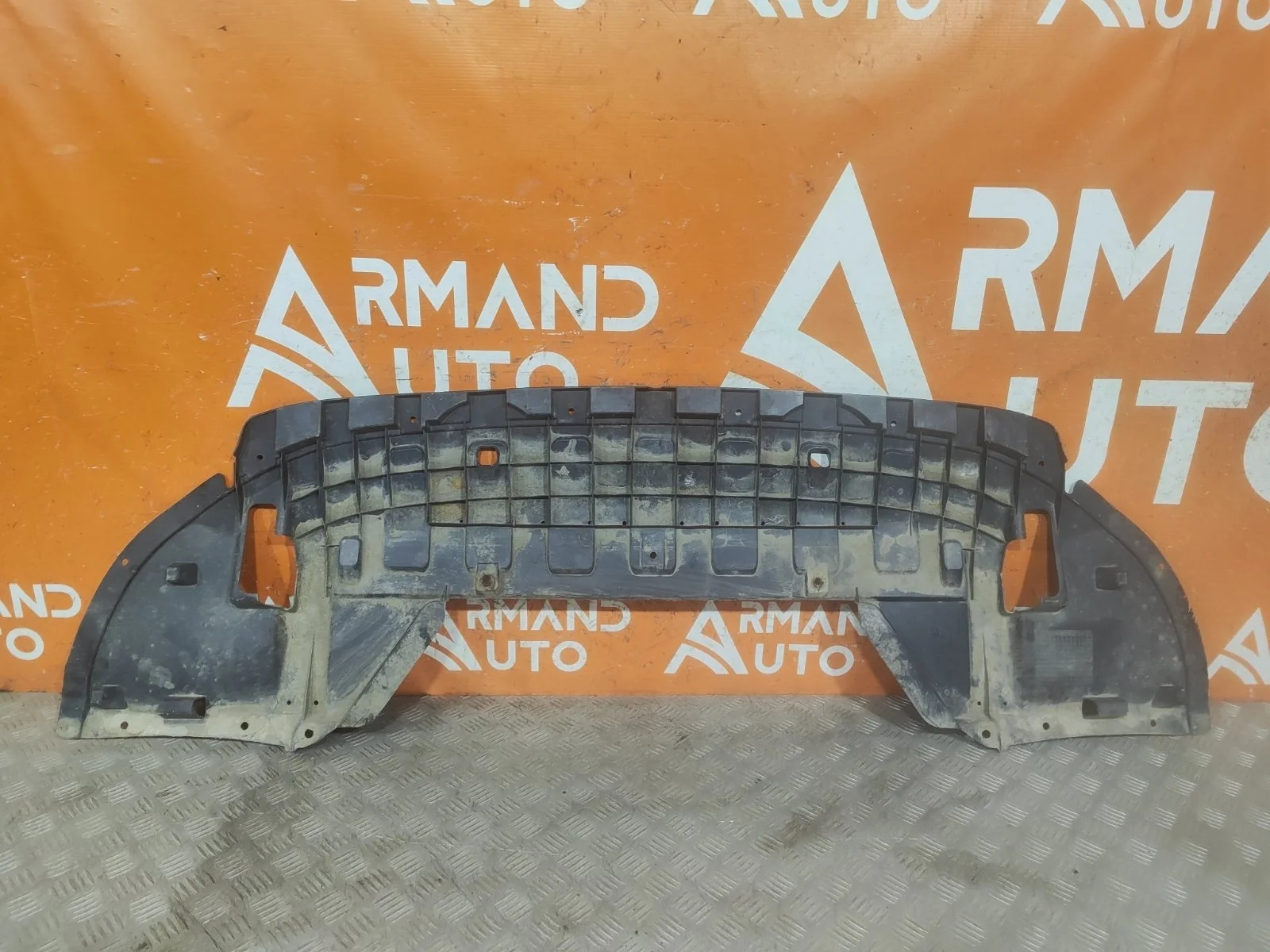 Пыльник бампера Mitsubishi Outlander 2012-нв 3