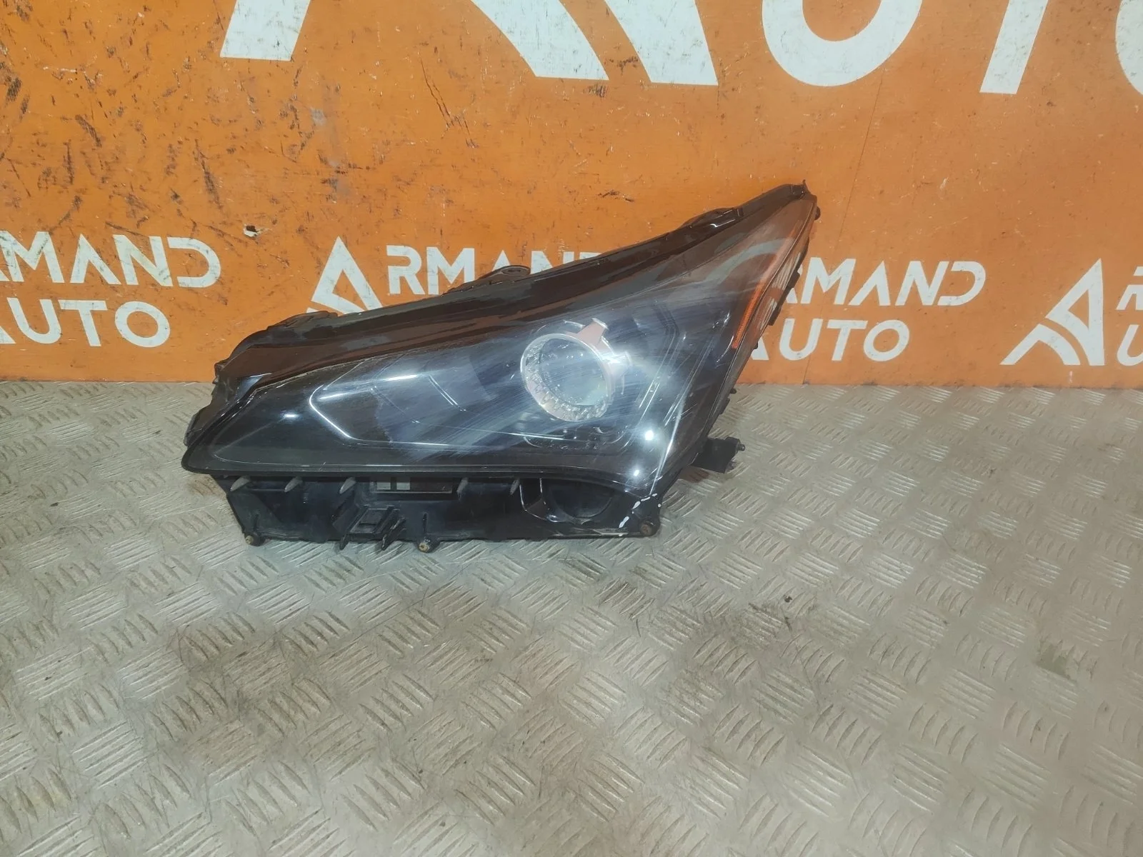 Фара Lexus NX 2017-2021