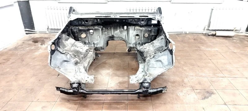 Кузов передняя часть Mitsubishi Pajero 2016 V98W