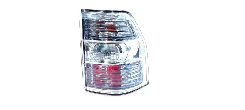Фонарь Mitsubishi Pajero 2016 V98W