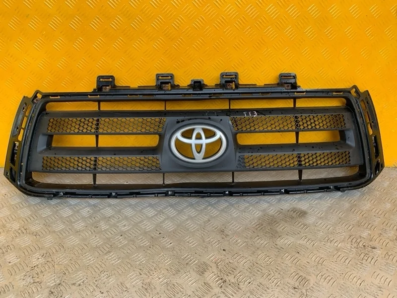 Решетка радиатора Toyota Tundra II (2006-2022) 2008 Пикап