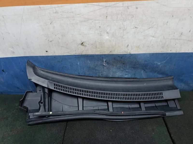 Жабо Toyota Corolla 2008 5570812330 E150, правое