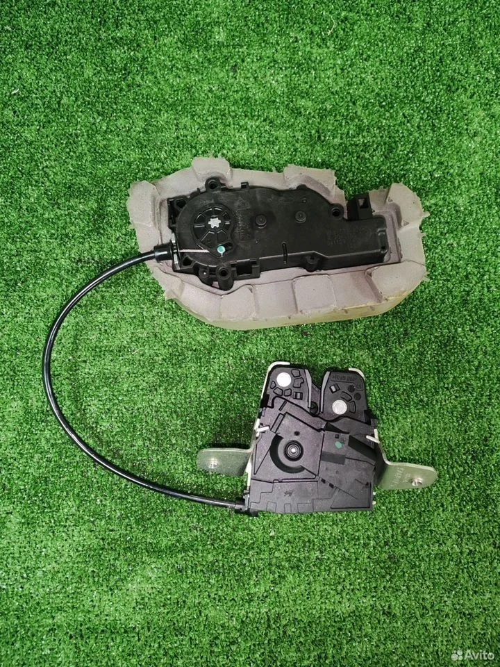 Замок крышки багажника в сборе mercedes a204740073