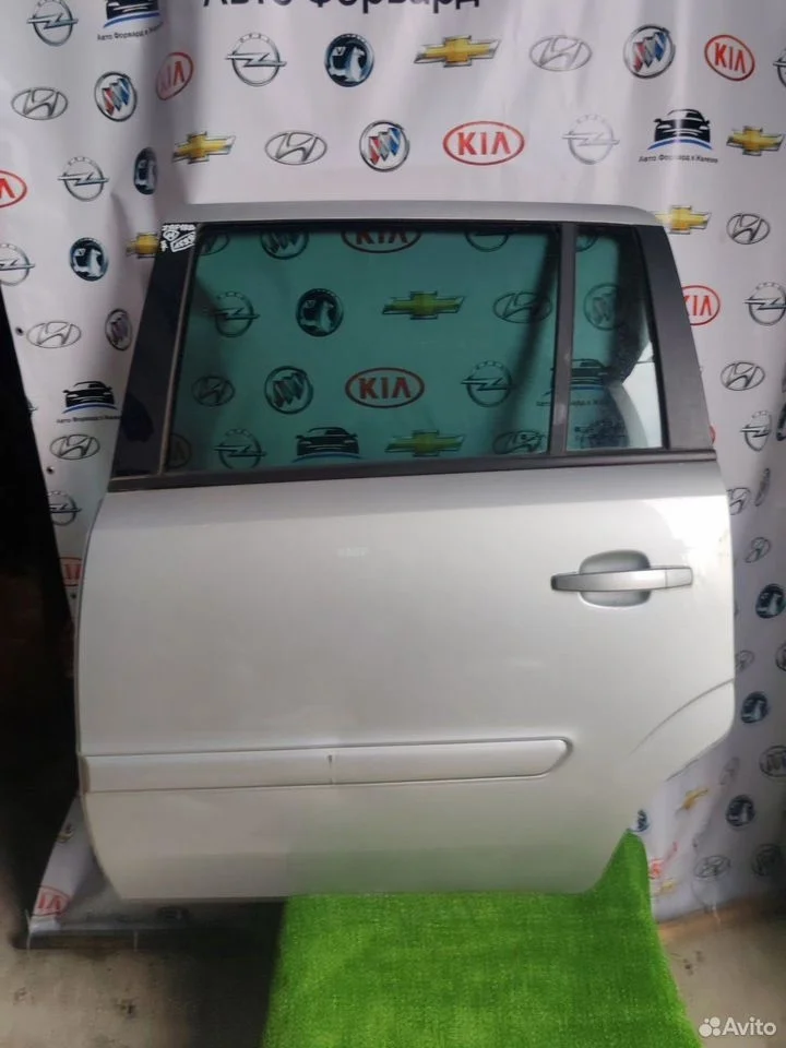 Дверь боковая задняя левая opel zafira b