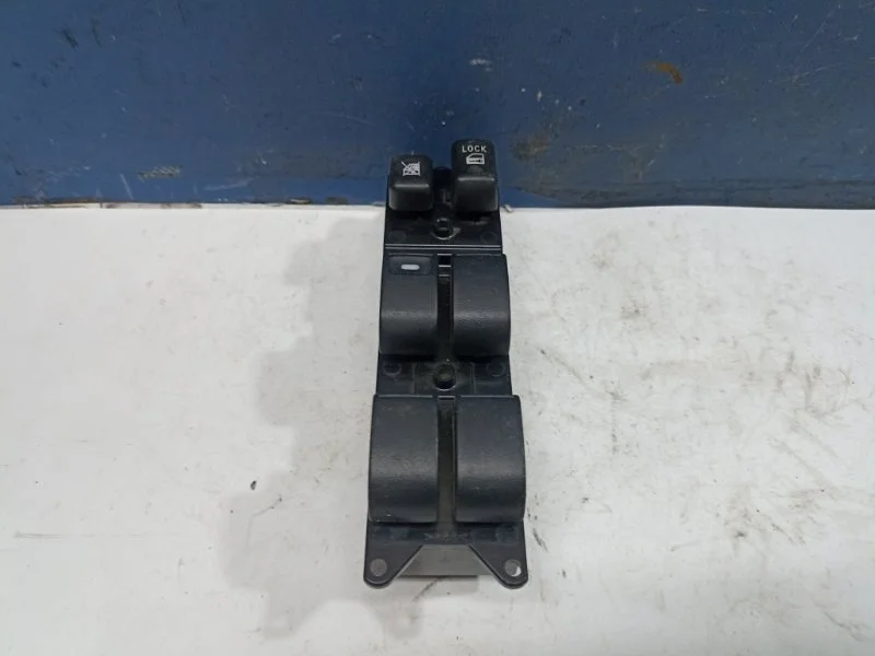 Блок кнопок стеклоподъемника Mitsubishi Lancer 10 2008 8608A058