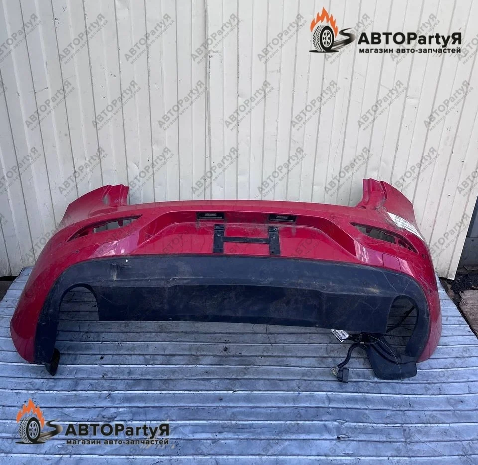 Бампер задний Volvo V40 универсал красный