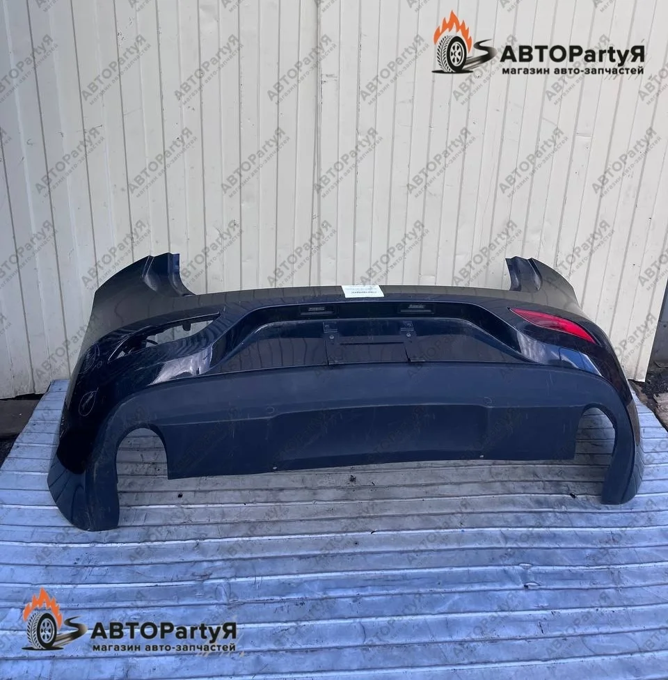 Бампер задний Volvo V40 универсал черный