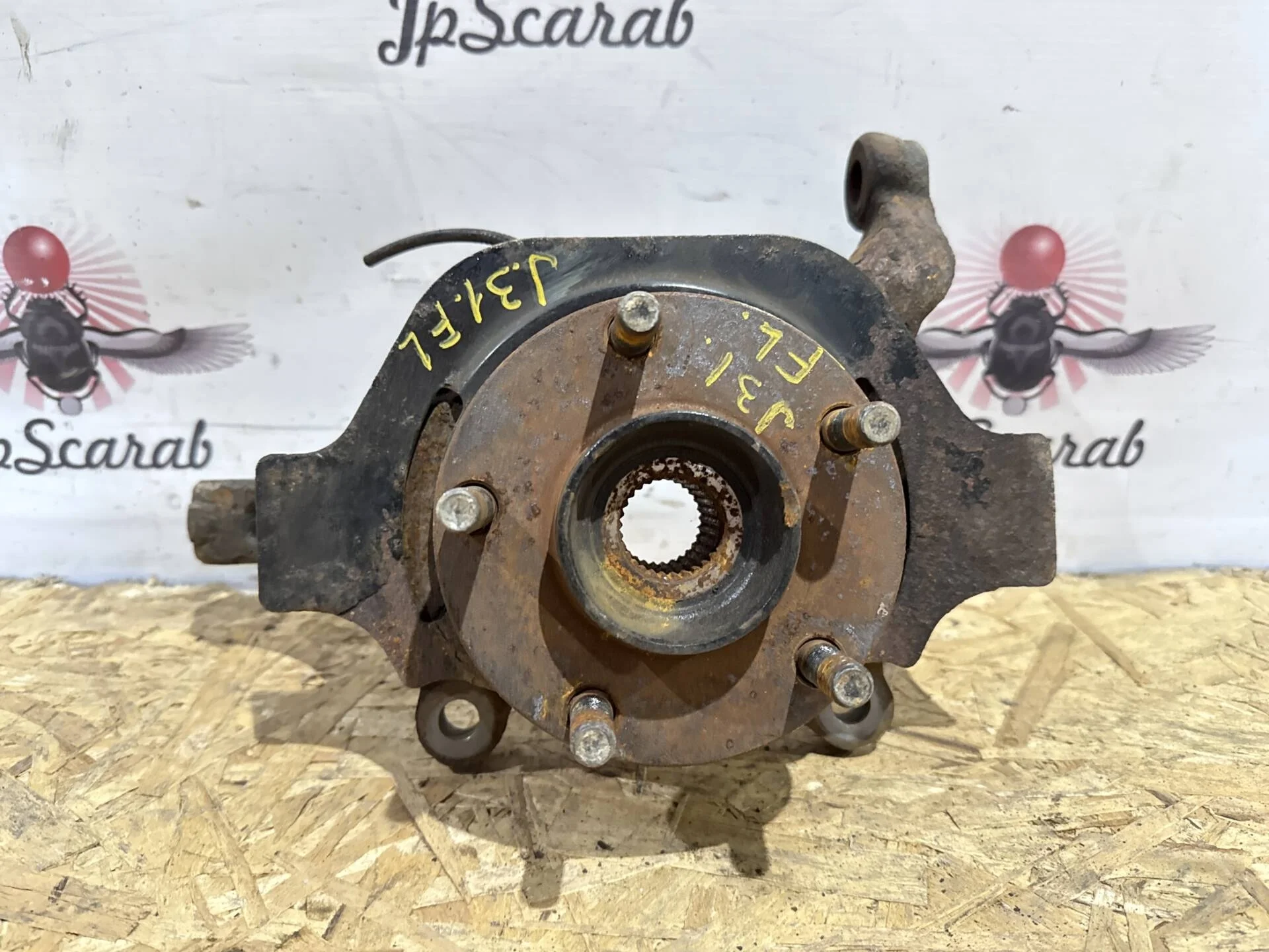 Ступица передняя левая Nissan Teana J31