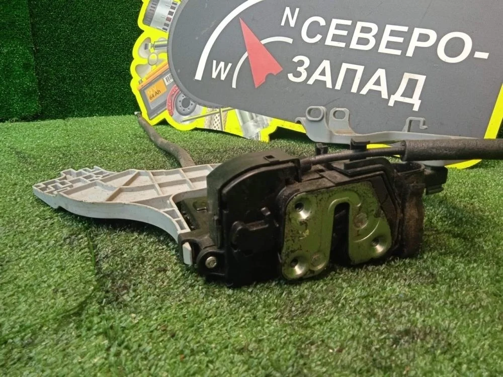 Замок двери Kia Sportage 2011