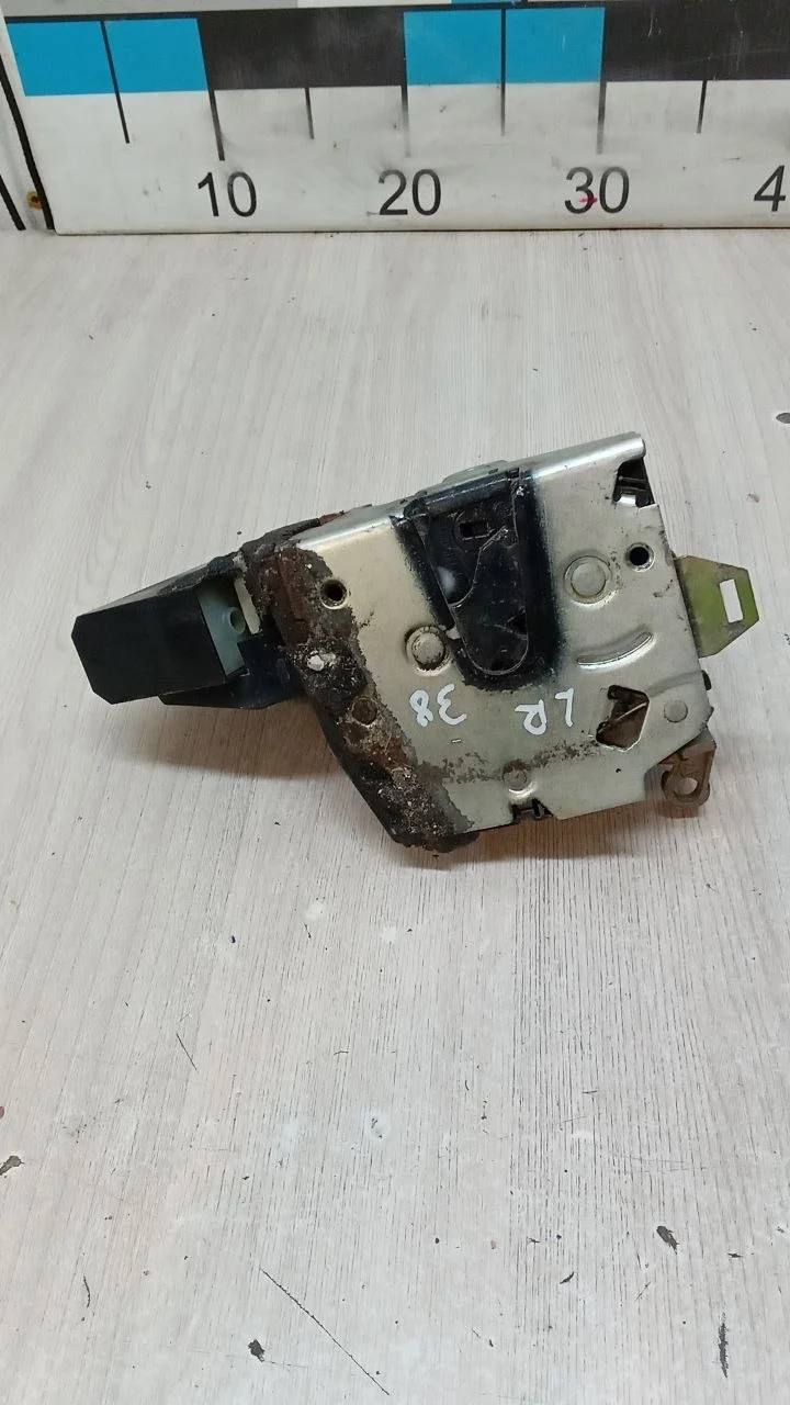 [Б/У] Замок двери задней левой BMW - +активатор 67118352165 [Код: 00635880 ]