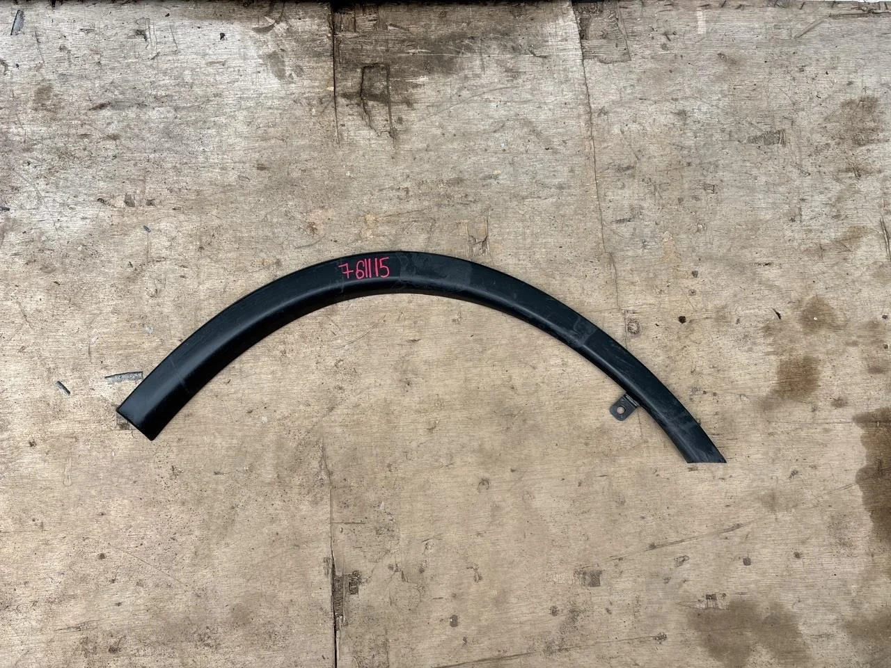 Накладка крыла Mitsubishi Outlander 3 2012-2021 7407A302, передняя правая