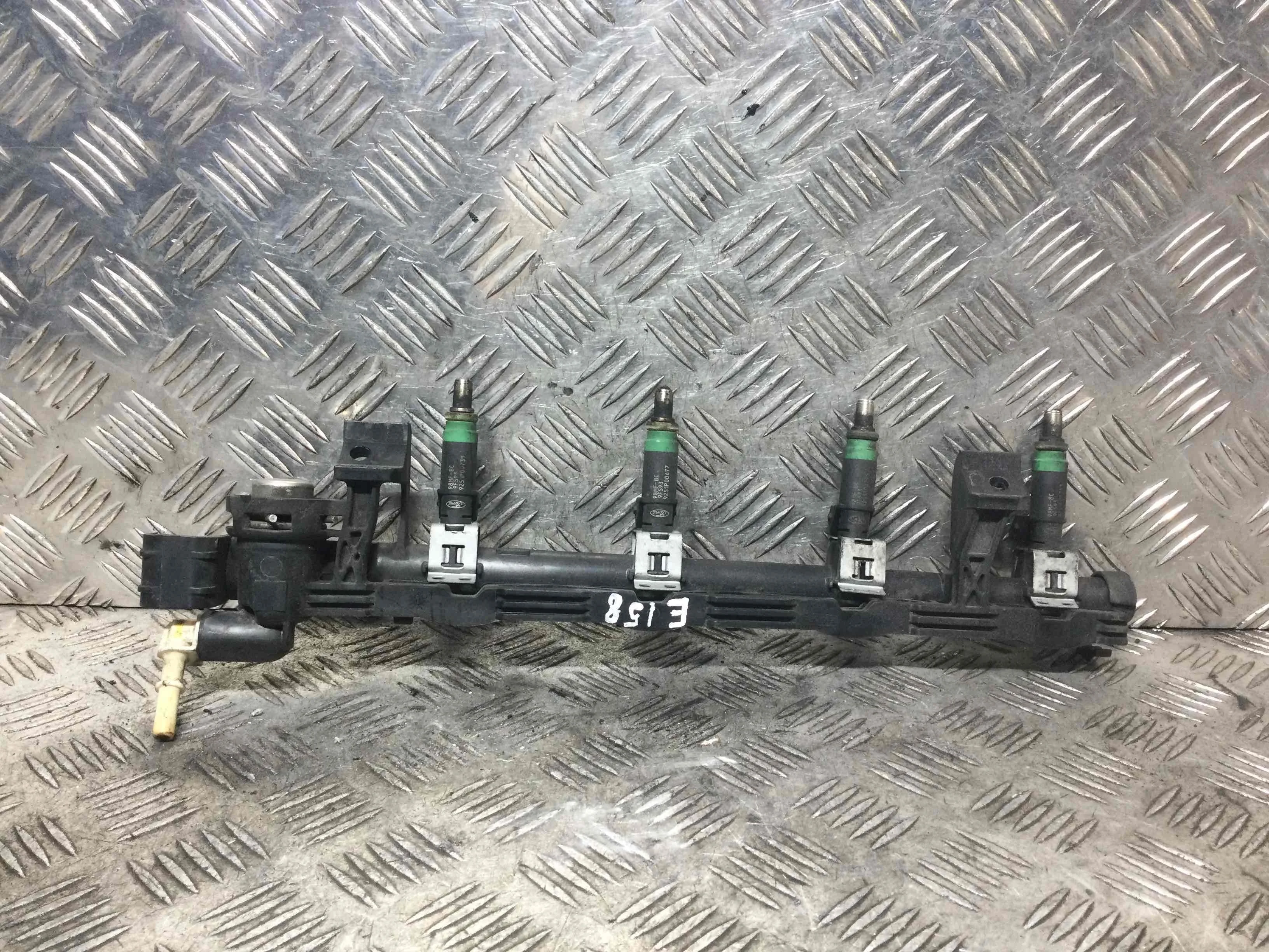 Топливная рампа Ford Focus 2 поколение [рестайлинг] (2008-2011) бензин 1.6 i Механика Х/б