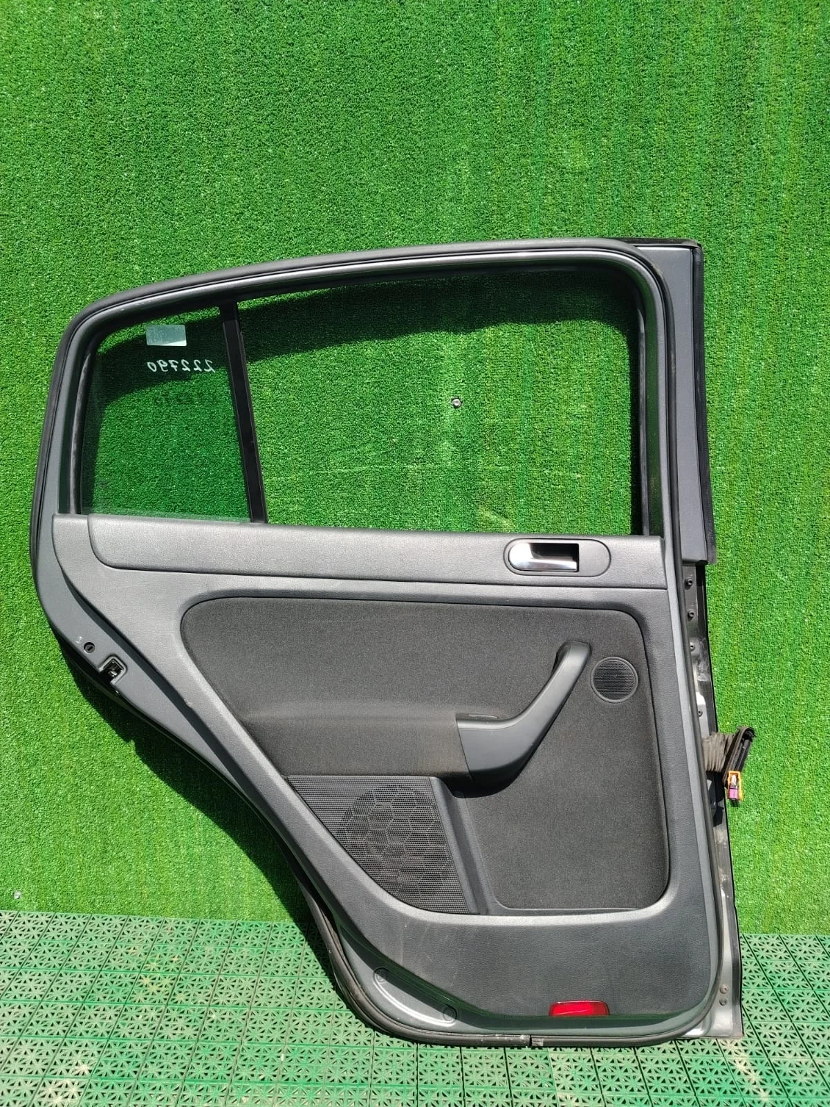 Стеклоподъемник VOLKSWAGEN GOLF 5+ 2005- задний левый электрический б/у GOLF 5+(2005-2014)
