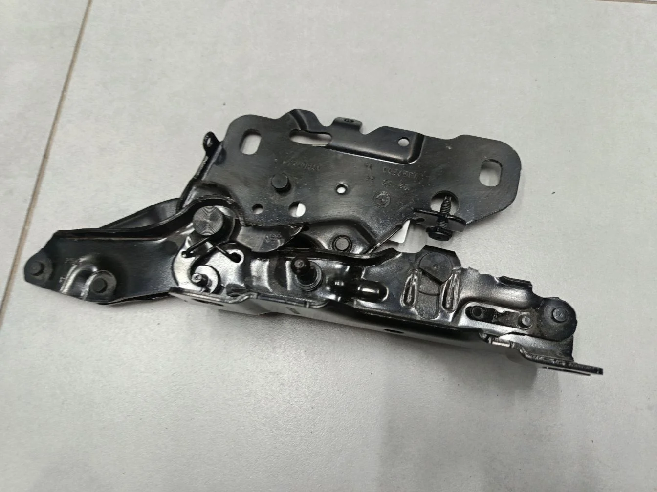 Петля капота правая для BMW X3 G01 G08 2017-