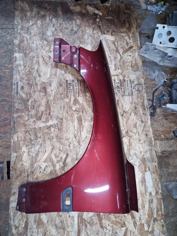 Крыло Volvo V70 2002