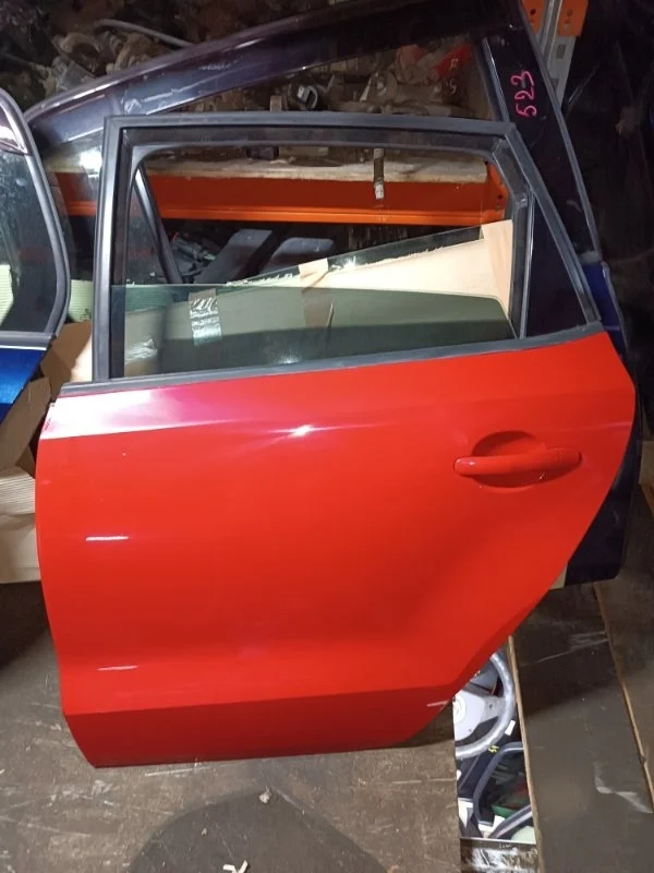 Дверь Volkswagen Polo 2011 5