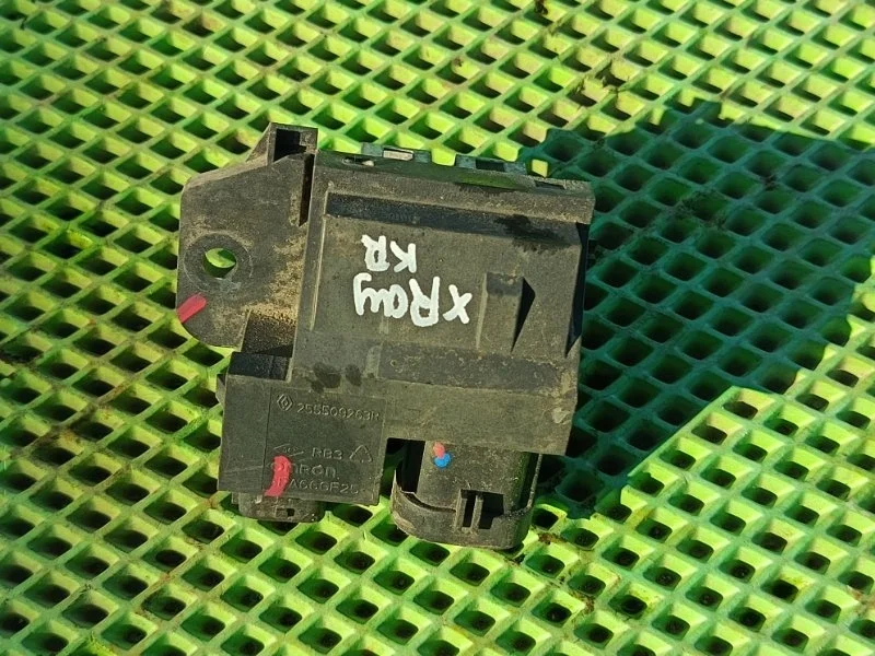 Резистор вентилятора охлаждения Лада Xray 2021 255509263R ХЭТЧБЕК 21129