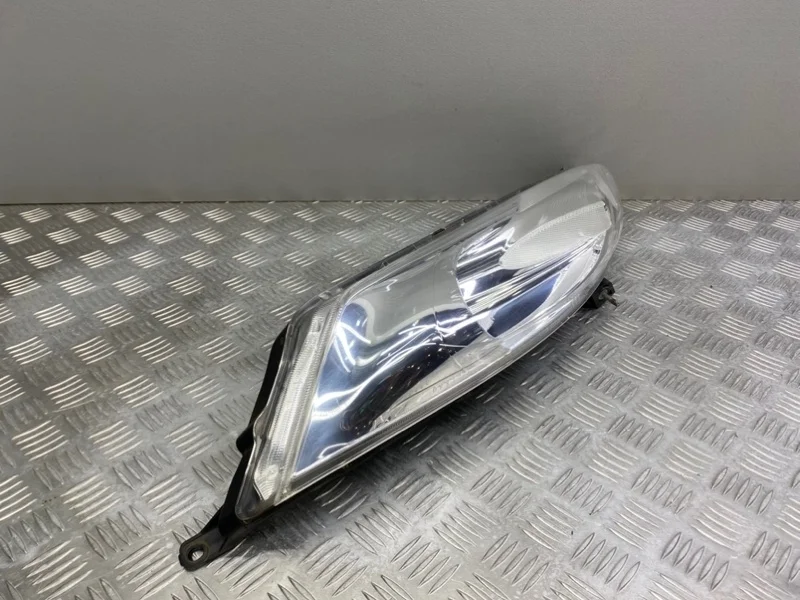 Поворотник Nissan Juke F15
