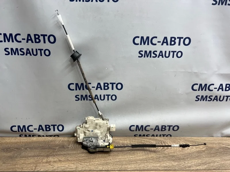 Замок двери Audi Q5 8K0839016 8R 3.2 CAL, задний правый
