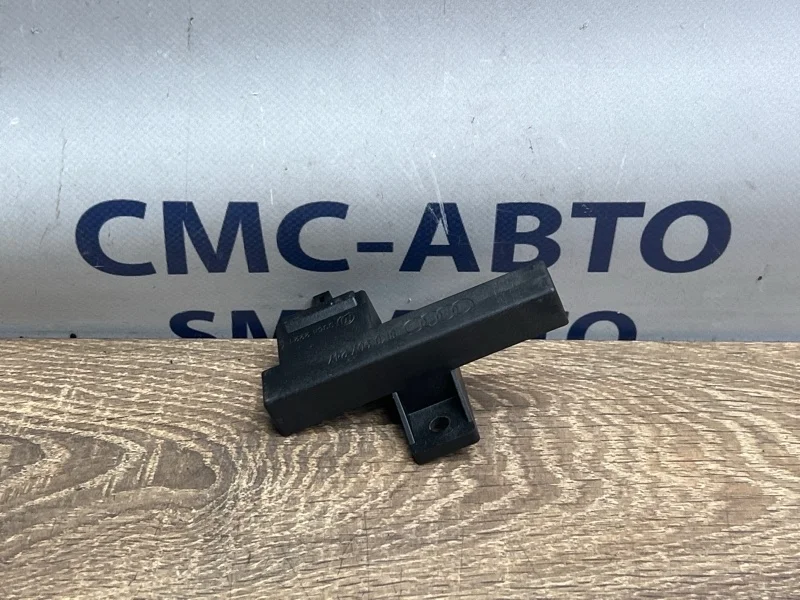 Антенна Audi Q5 8K0907247 8R 3.2 CAL