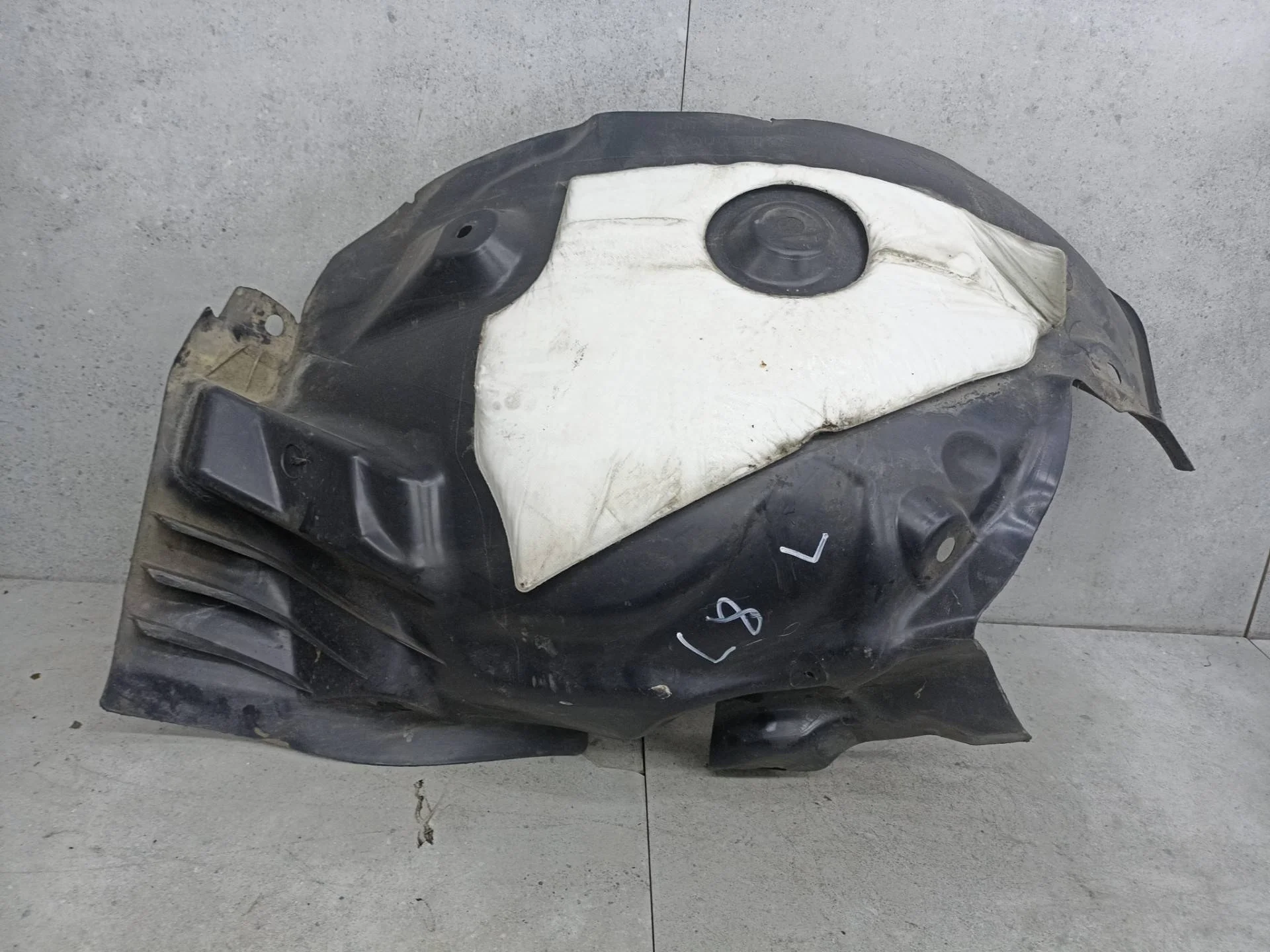 Задняя часть подкрылка переднего левого Renault 3