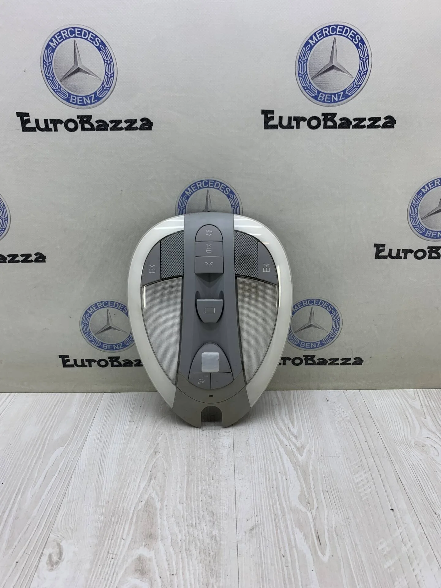 Плафон под люк Mercedes W211